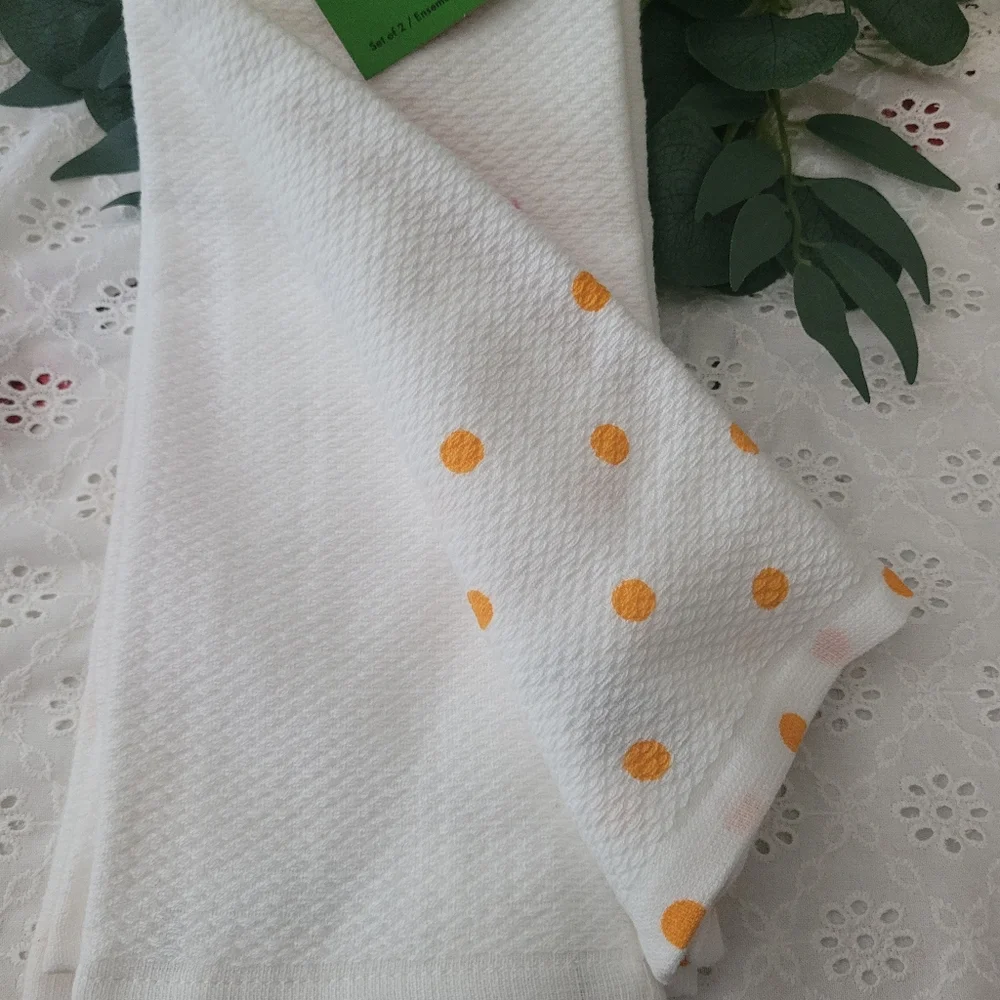 Kate Spade White Towels with Red and Pink Drink Design